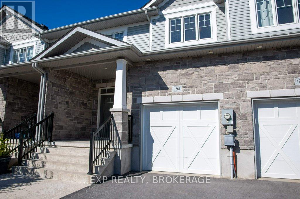 1261 Max Cres, Kingston, ON K7P 0P2