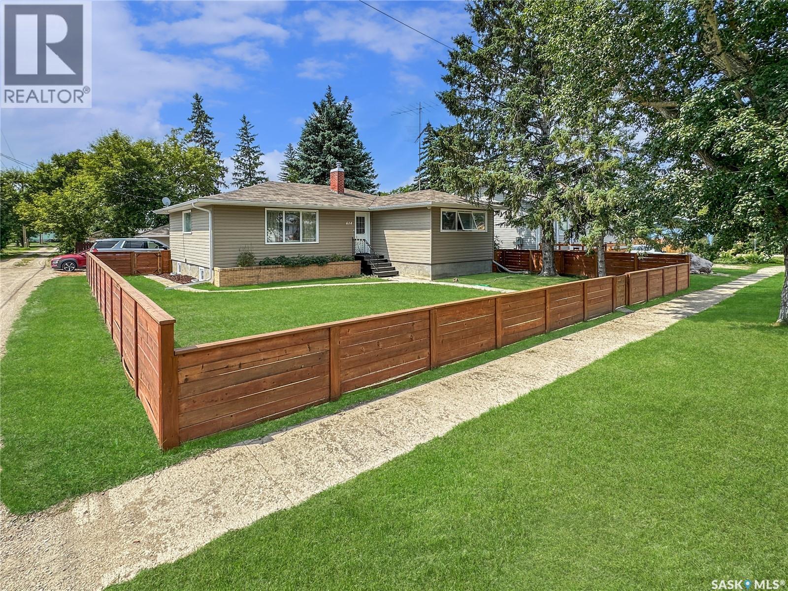 614 Godkin Ave, Balcarres, SK S0G 0C0