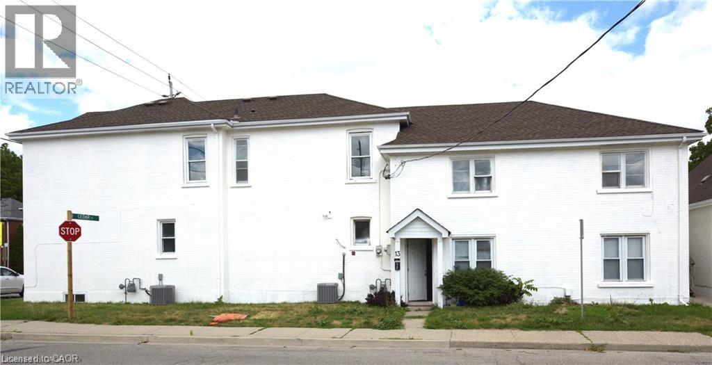 69-71 Cedar St, Cambridge, ON N1S 1V5