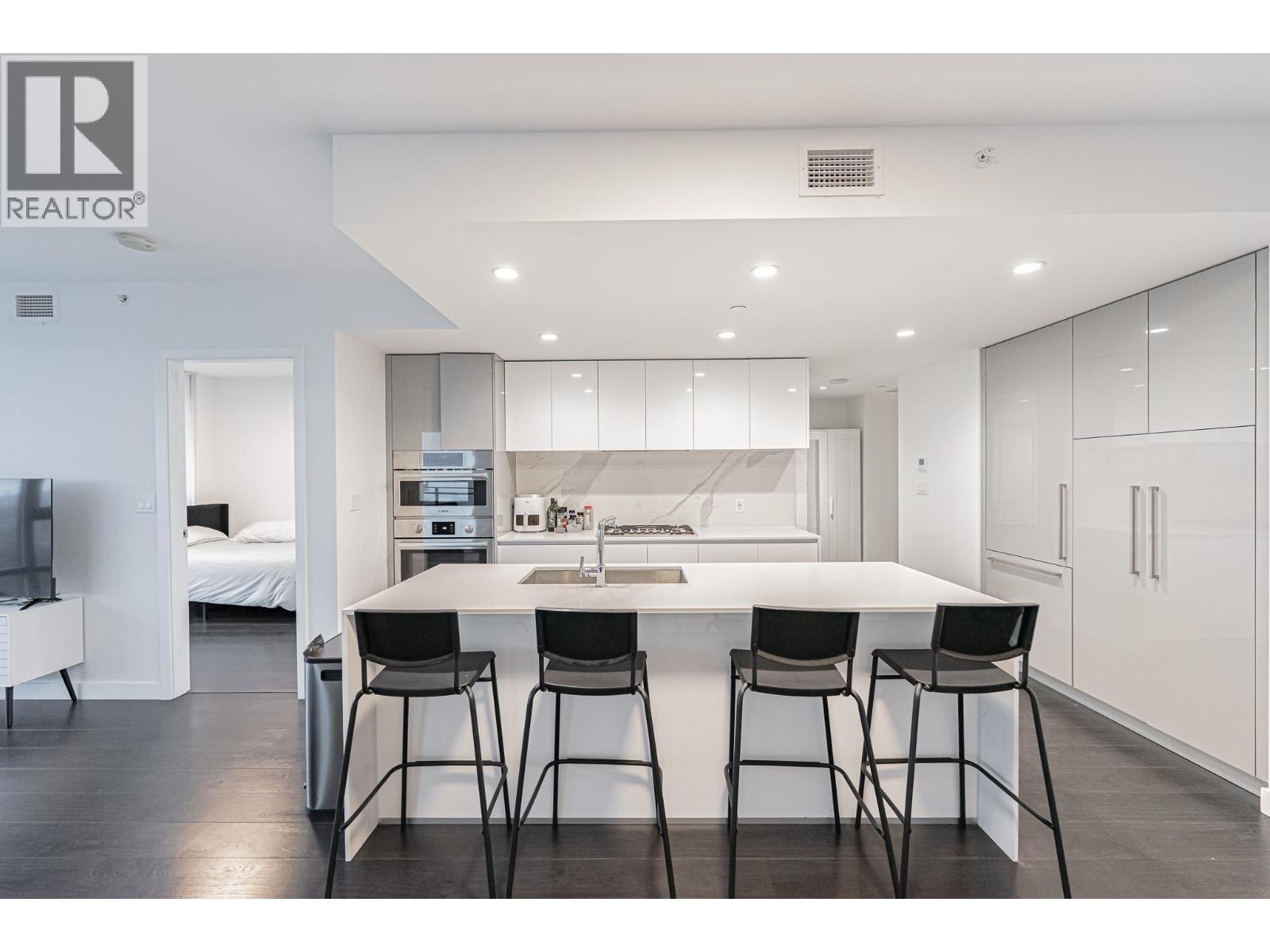 2085 Skyline Court Unit 3406, Burnaby, BC V5C 0M6
