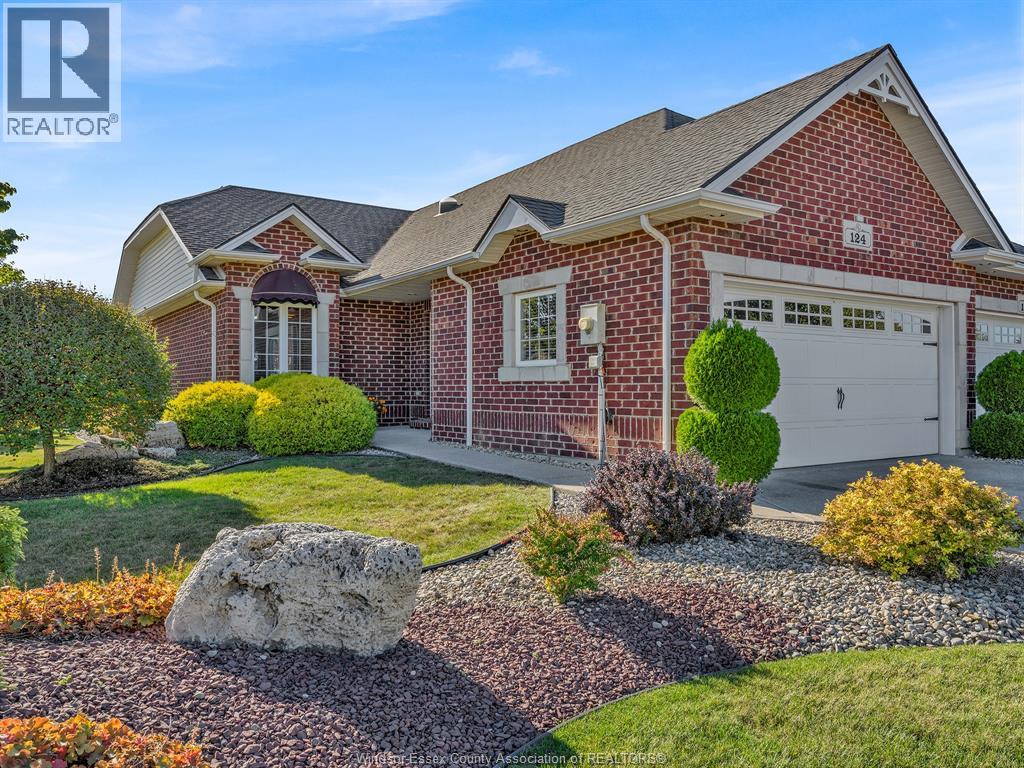 124 Kimball Dr, Essex, ON N8M 0B8