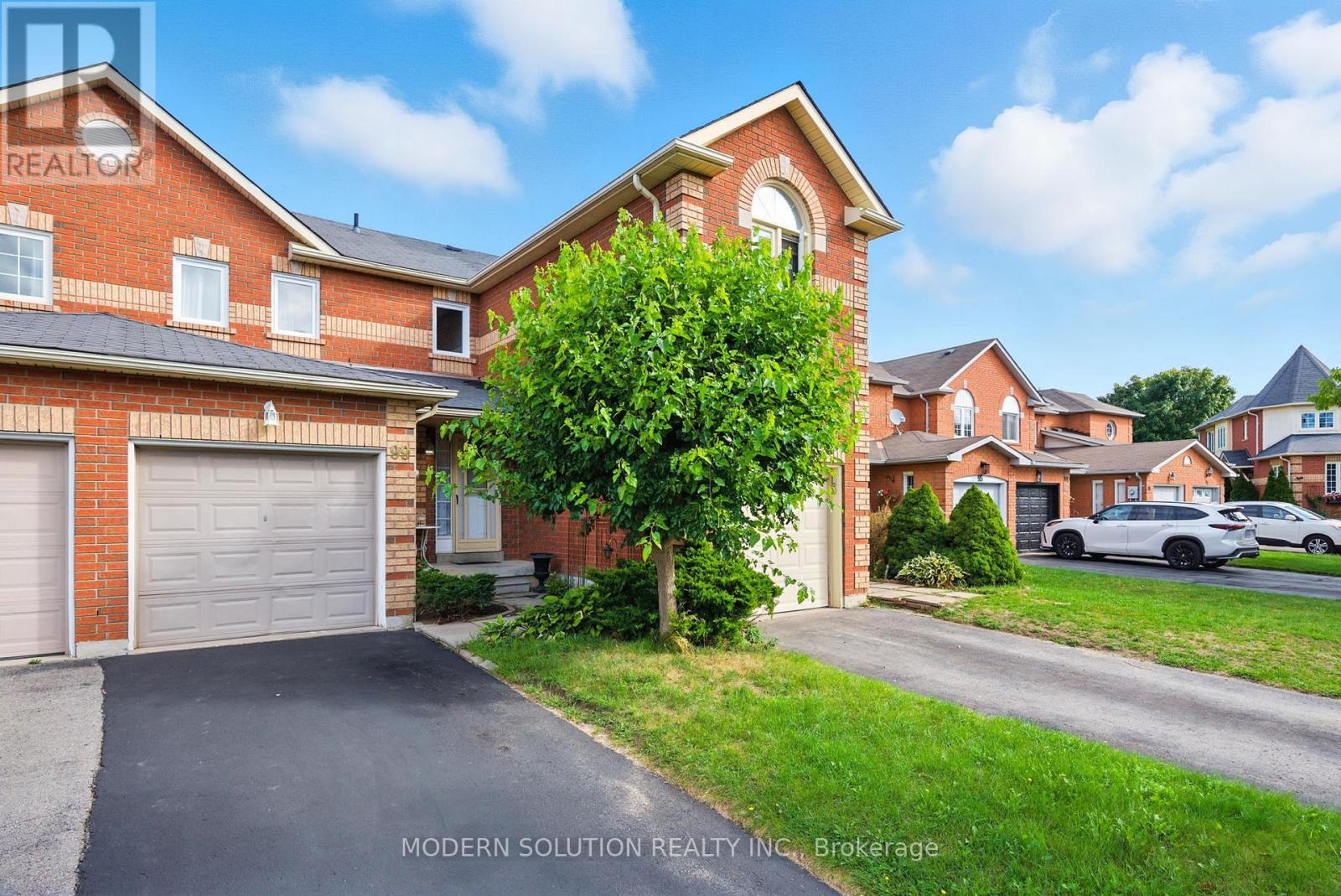 99 Creekwood Cres, Whitby, ON L1R 2K1