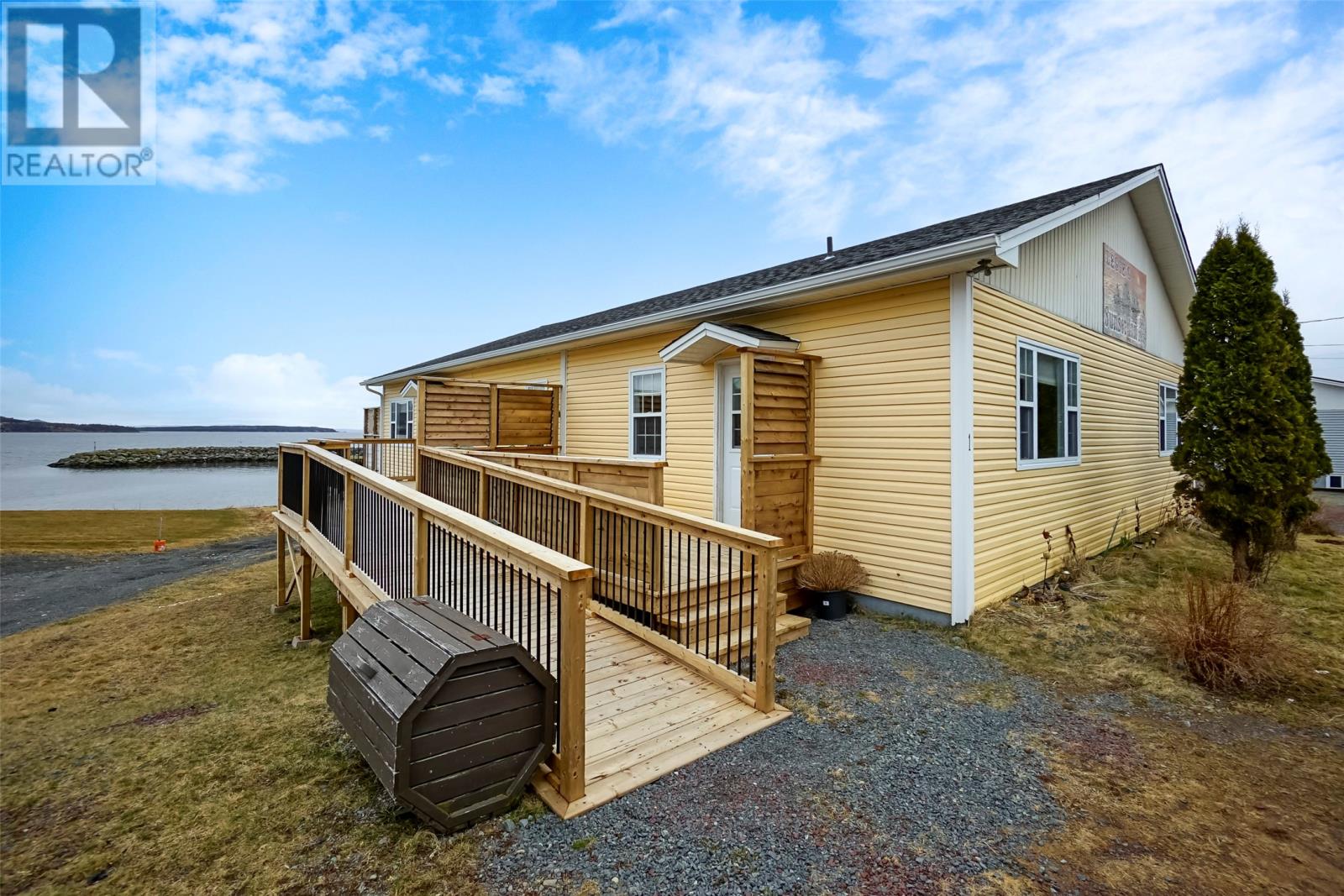 315 Main Rd, Whiteway, NL A0B 3L0