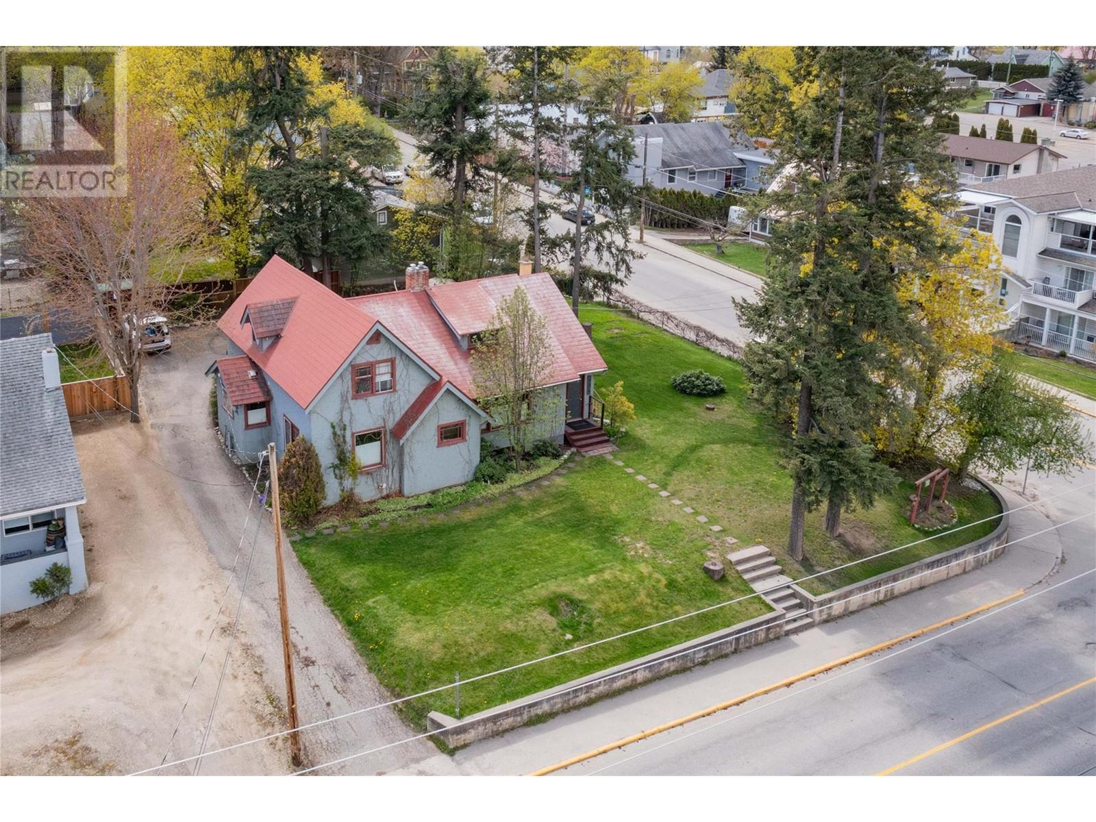 320 Okanagan Ave SE, Salmon Arm, BC V1E 3H6