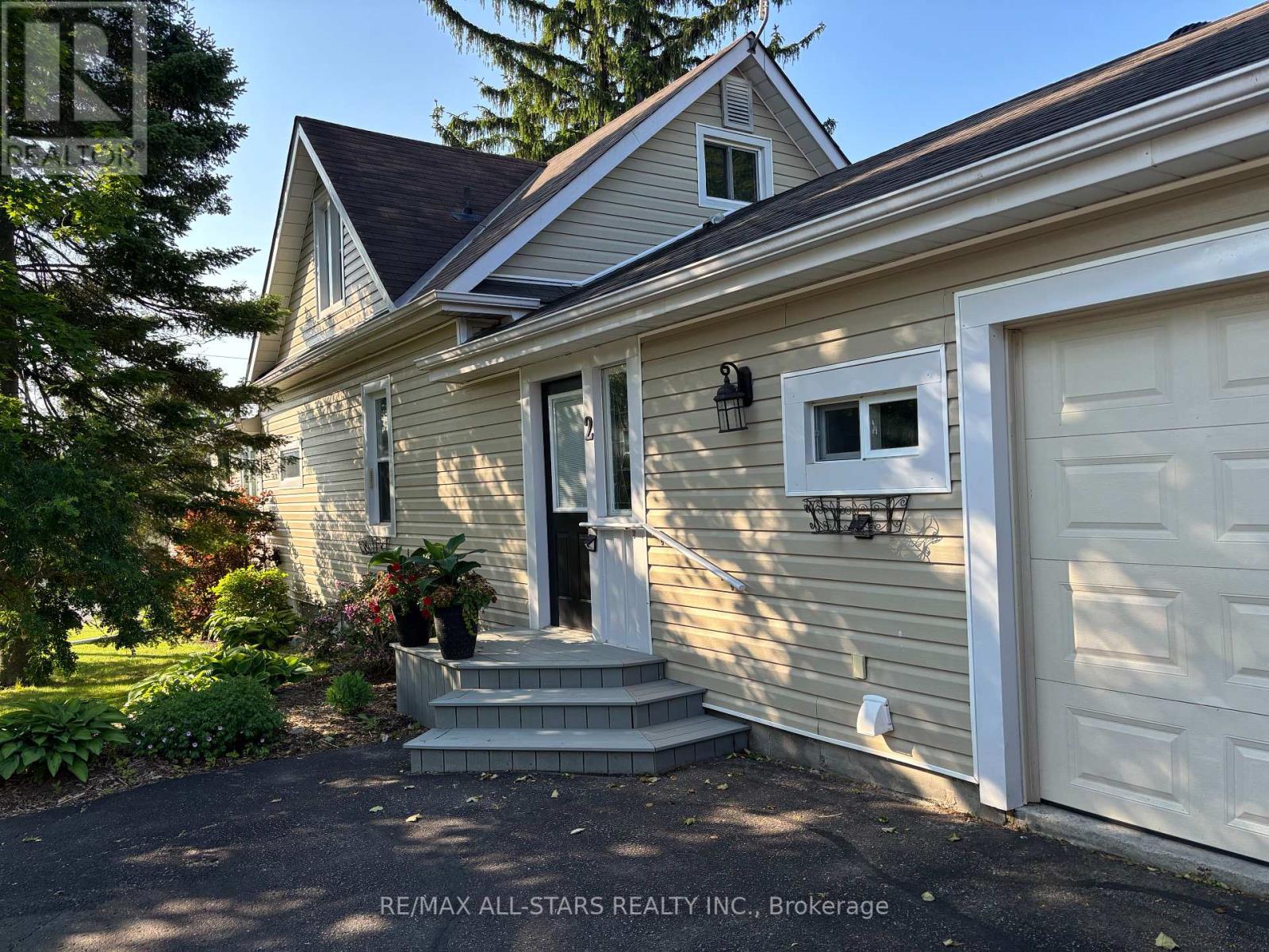 2 Henrietta St, Scugog, ON L0C 1G0