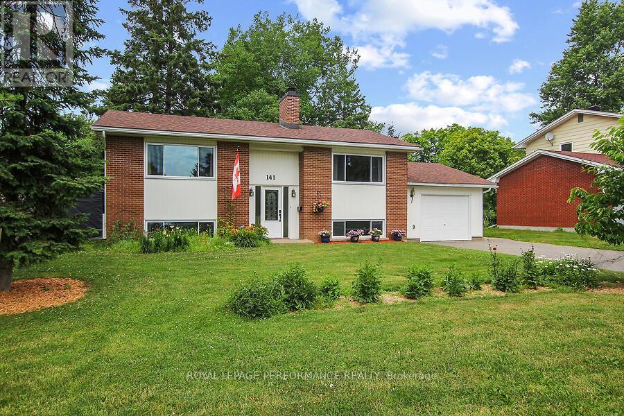141 Abbotsford Rd, Ottawa, ON K2L 1C6