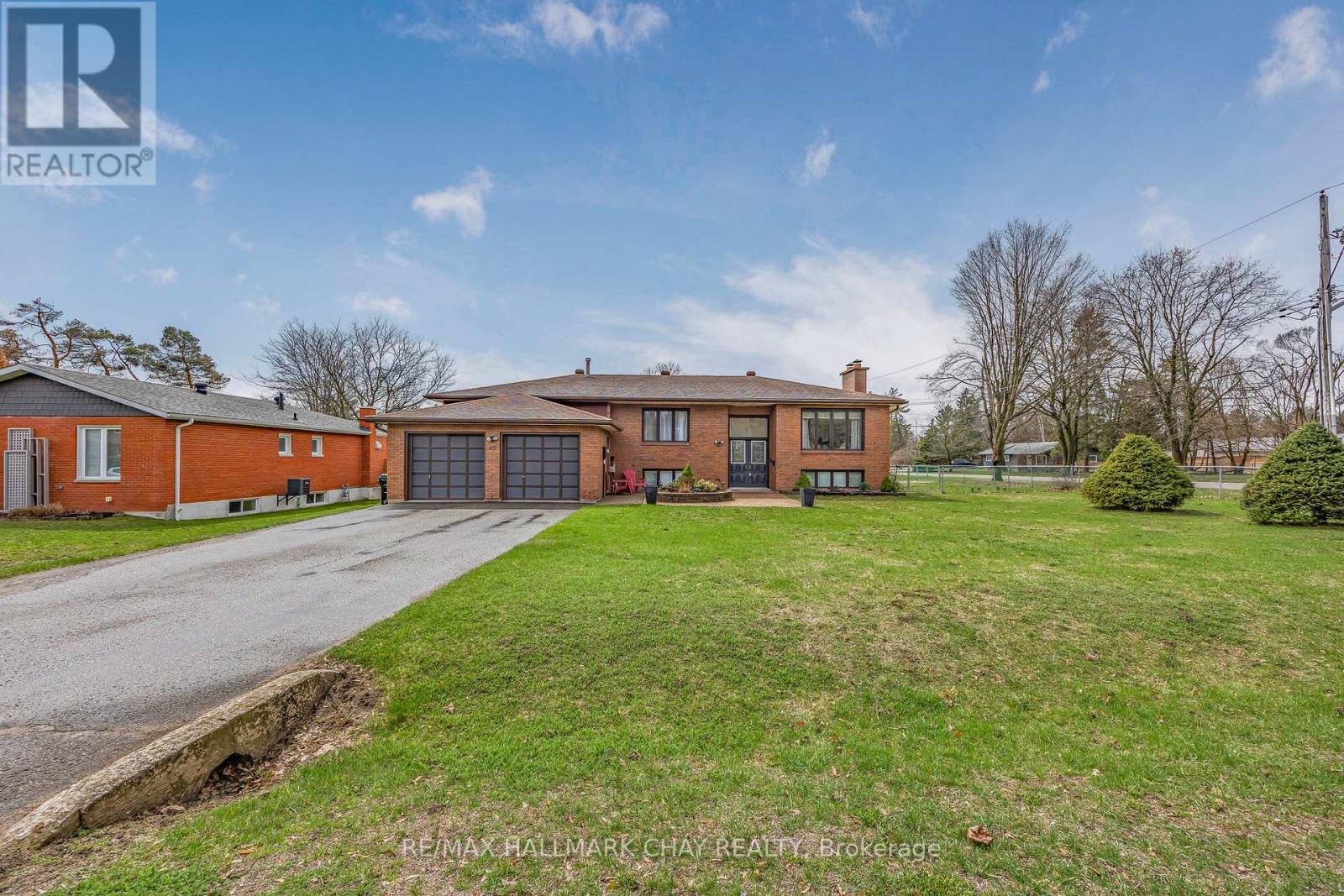 40 Idlewood Dr, Springwater, ON L0L 1X1