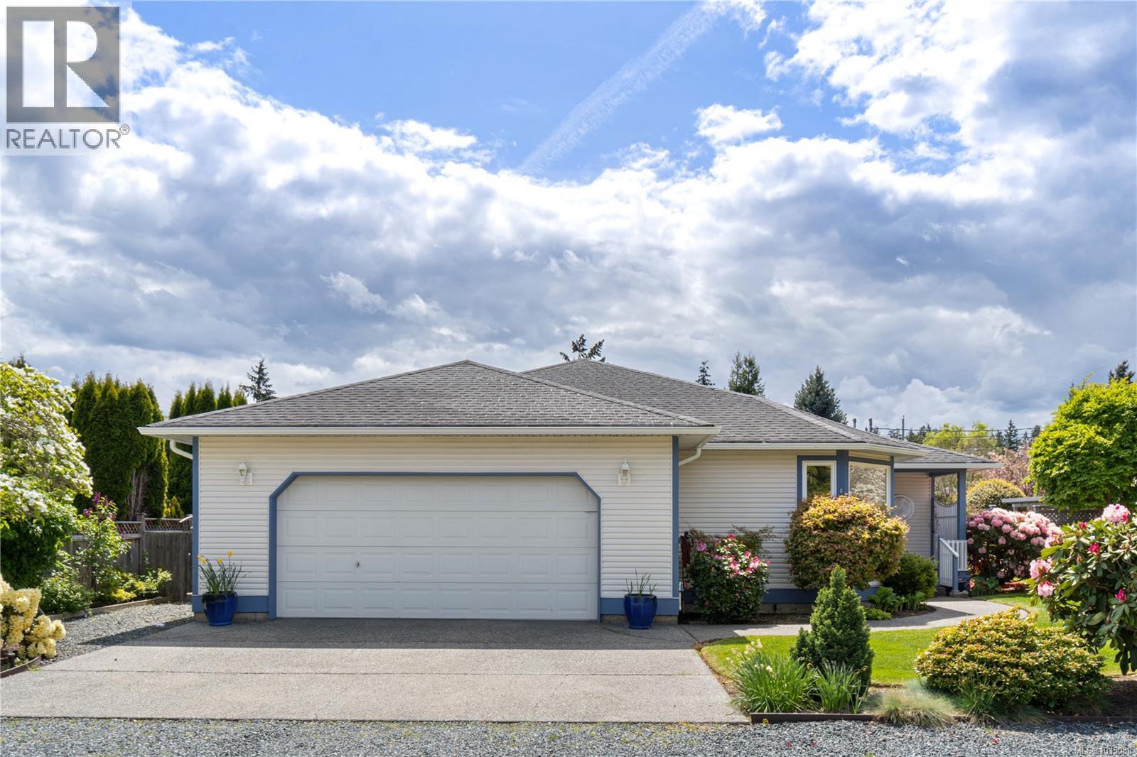 785 Nicolls Dr, Parksville, BC V9P 1W9
