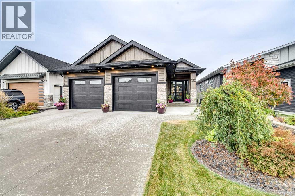 125 Larratt Close, Red Deer, AB T4R 0S6