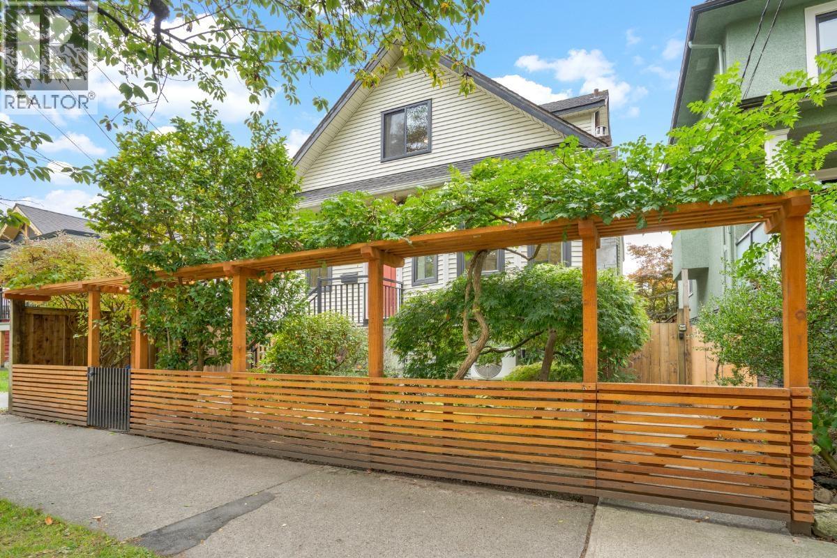 614 E 14th Ave, Vancouver, BC V5T 2N1