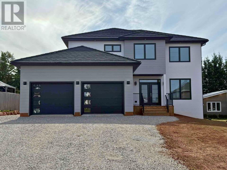 7 Maple Leaf Row, Stratford, PE C1B 4C9