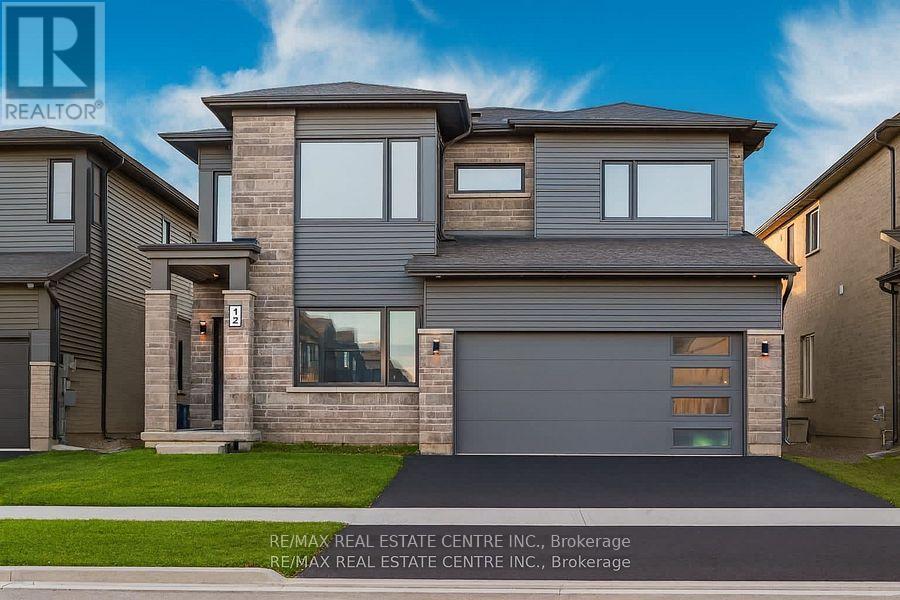 12 Swan Ave, Pelham, ON L0S 1E6