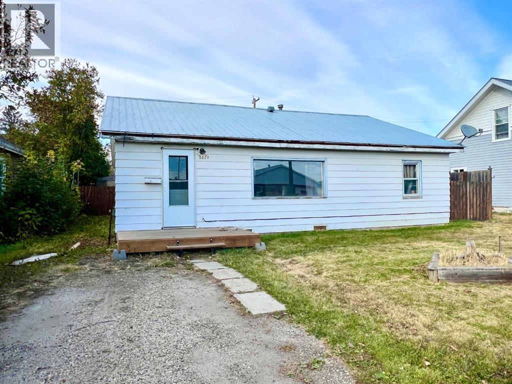 51 Ave Unit 5024, Eckville, AB T0M 0X0