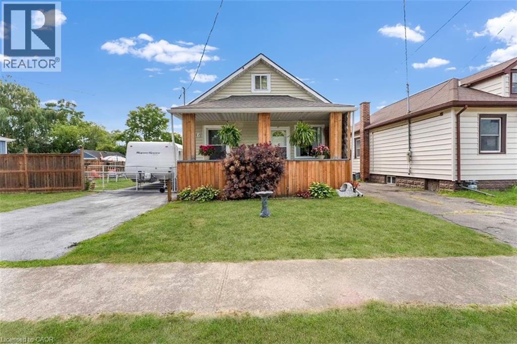 416 Deere St, Welland, ON L3B 2L8