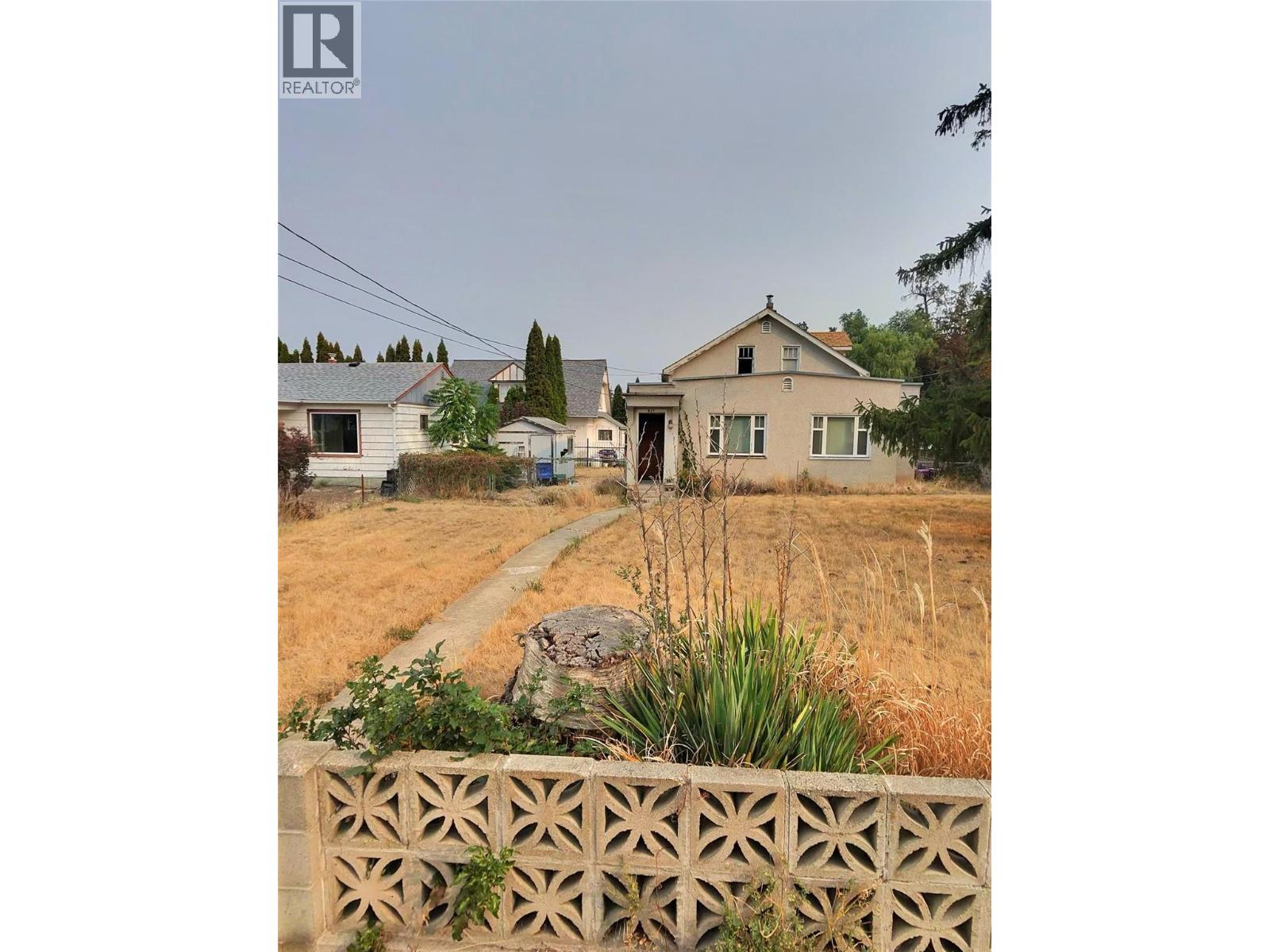 421 Wade Ave E, Penticton, BC V2A 1T1