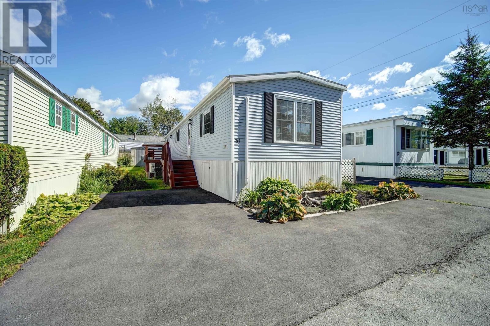 31 General Ave, Halifax, NS B3M 1E9