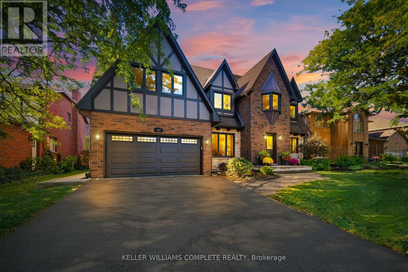 142 Meadowbrook Dr, Hamilton, ON L9G 4S8