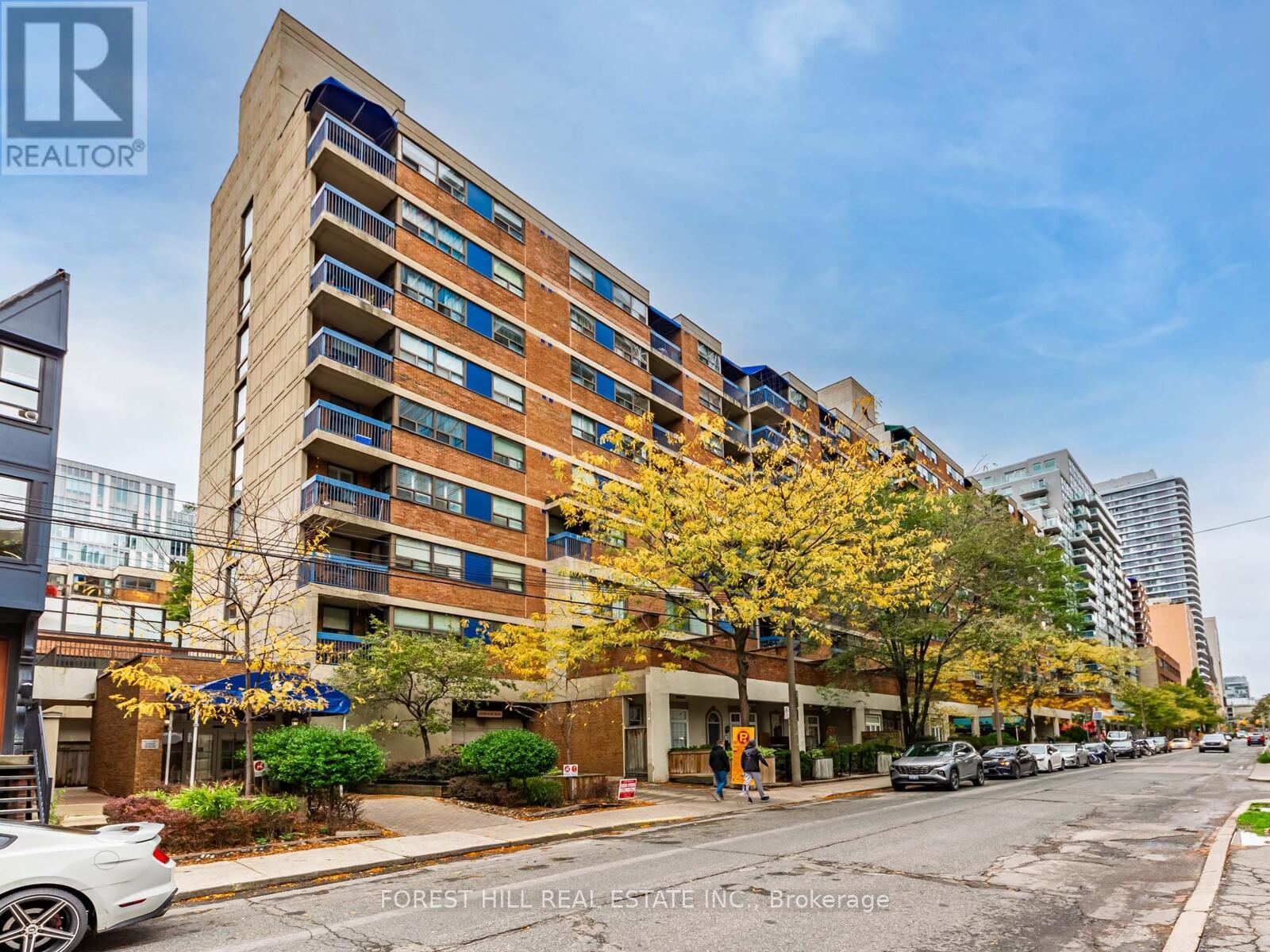 831 60 St Patrick St, Toronto, ON M5T 2X5