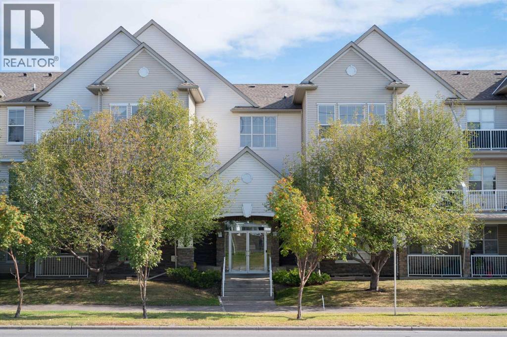 1000 Applevillage Court Se Unit 310, Calgary, AB T2A 7Z4