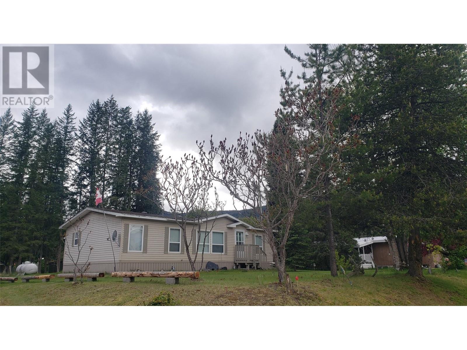 225 Granby Dr, Edgewood, BC V0G 1J0