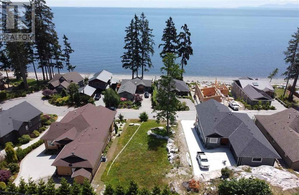 6014 Silverstone Ln, Sechelt, BC V7Z 0T8