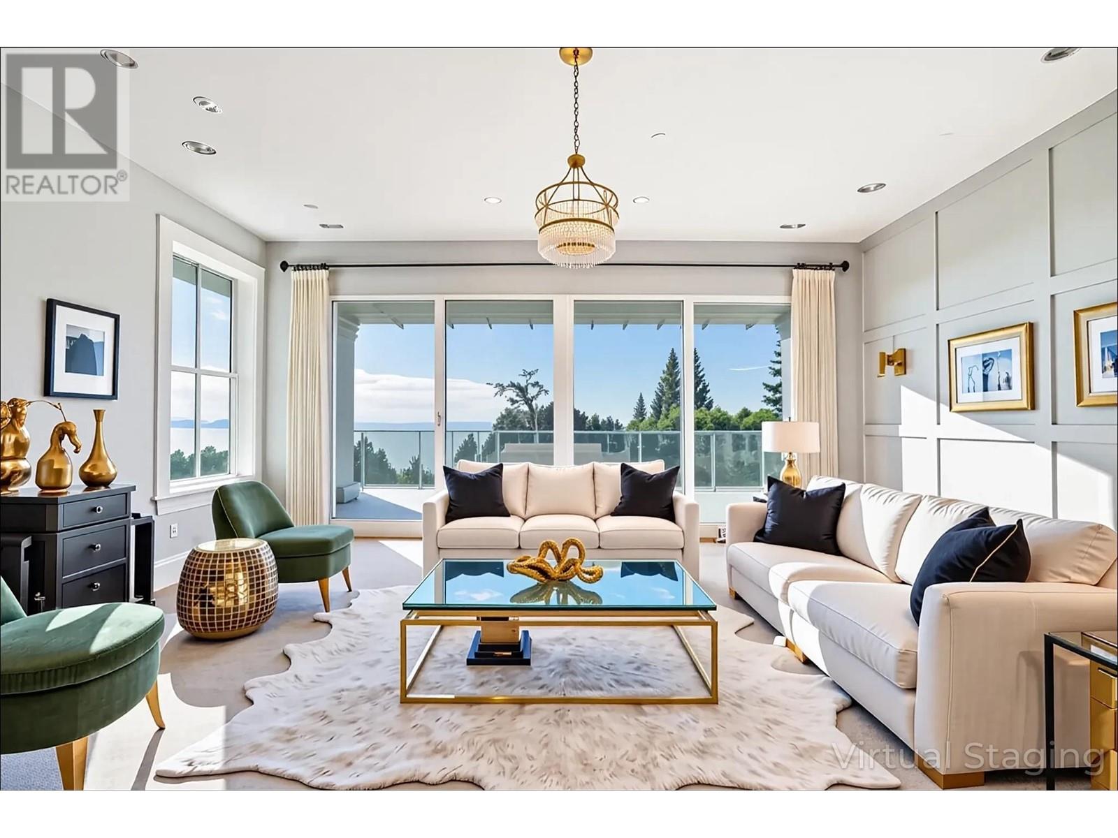 3326 Westmount Rd, West Vancouver, BC V7V 3G6