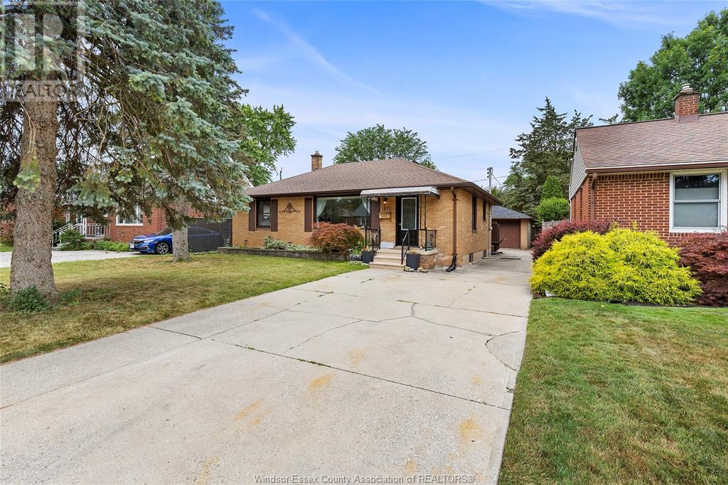 1011 Isabelle Pl, Windsor, ON N8S 3B1