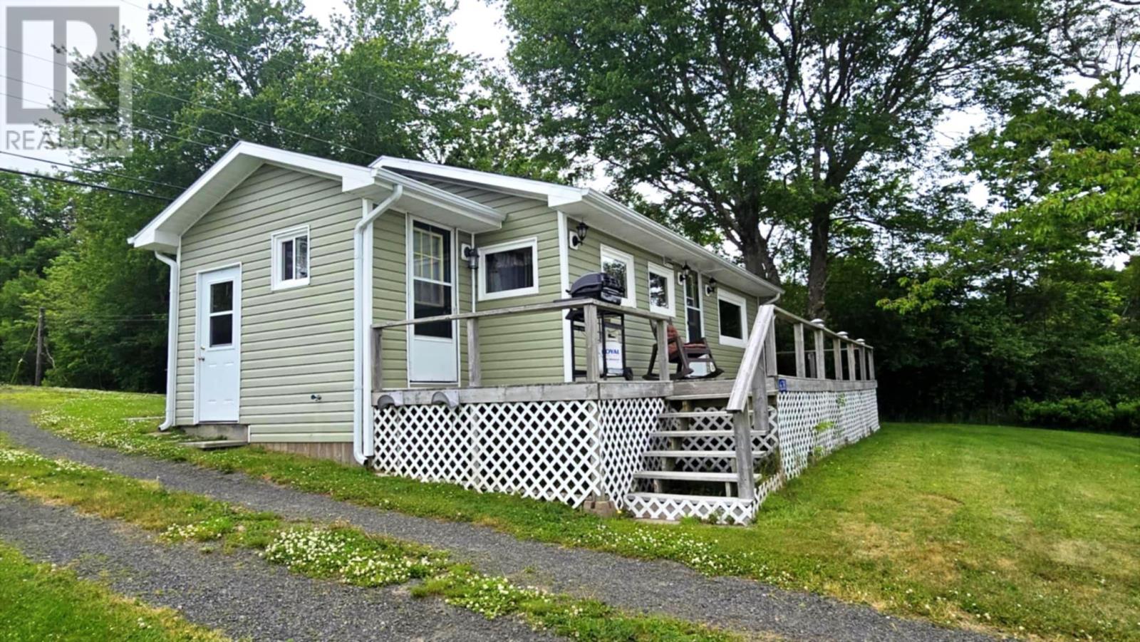 638 French Rd, Plympton Station, NS B4P 1Y3