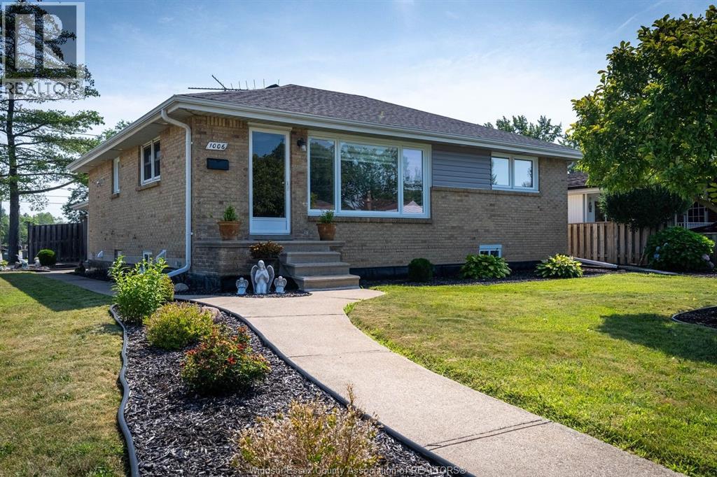 1006 Buckingham Rd, Windsor, ON N8S 2E3