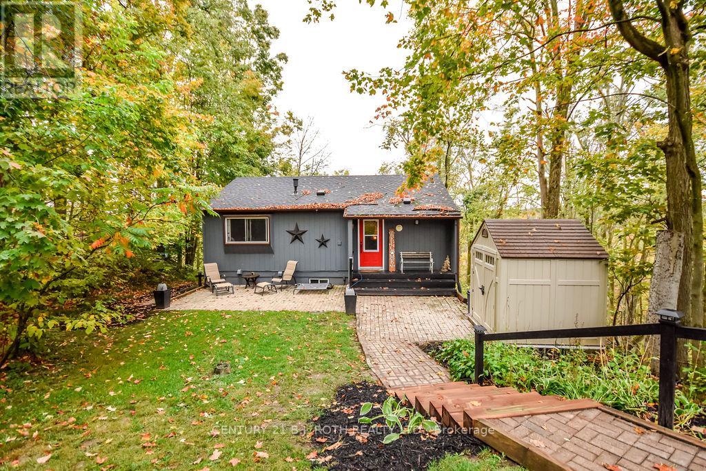 33 Iroquois Rdg, Oro-Medonte, ON L0K 1E0