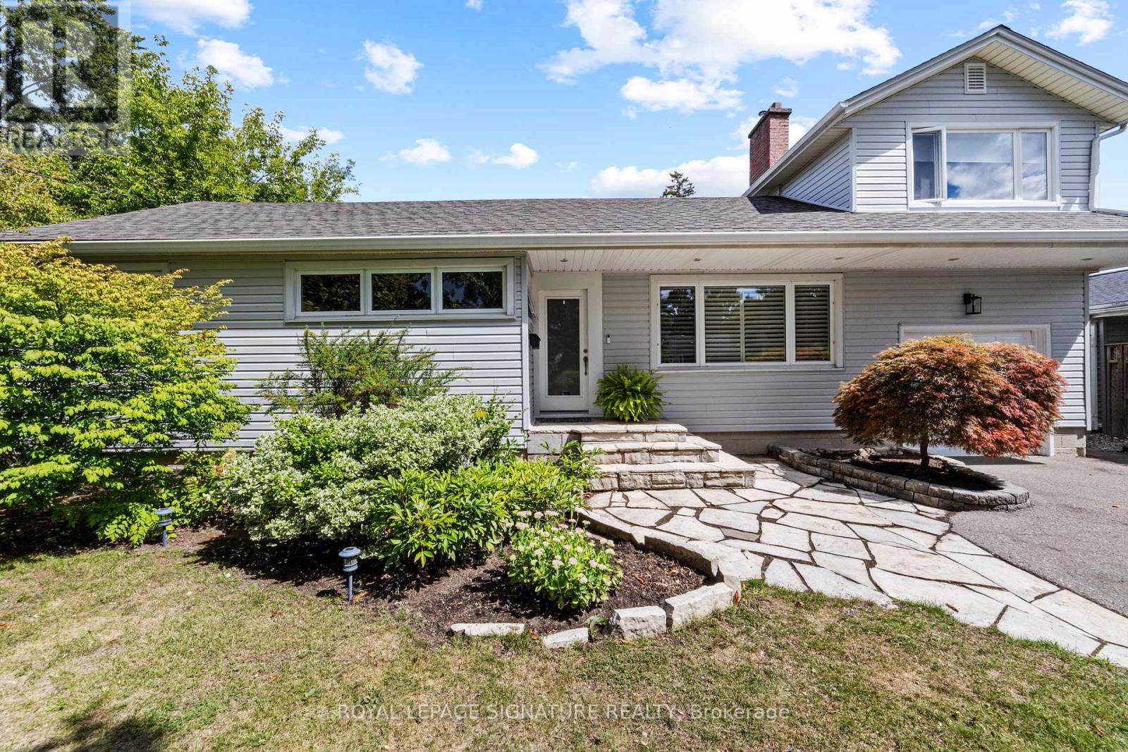 45 Crescent Rd, Oakville, ON L6K 1W3