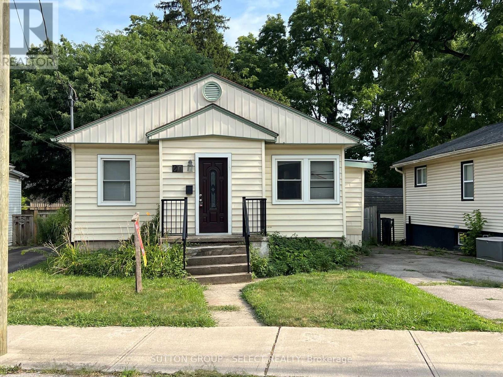 20 Saunby St, London, ON N6G 1A3