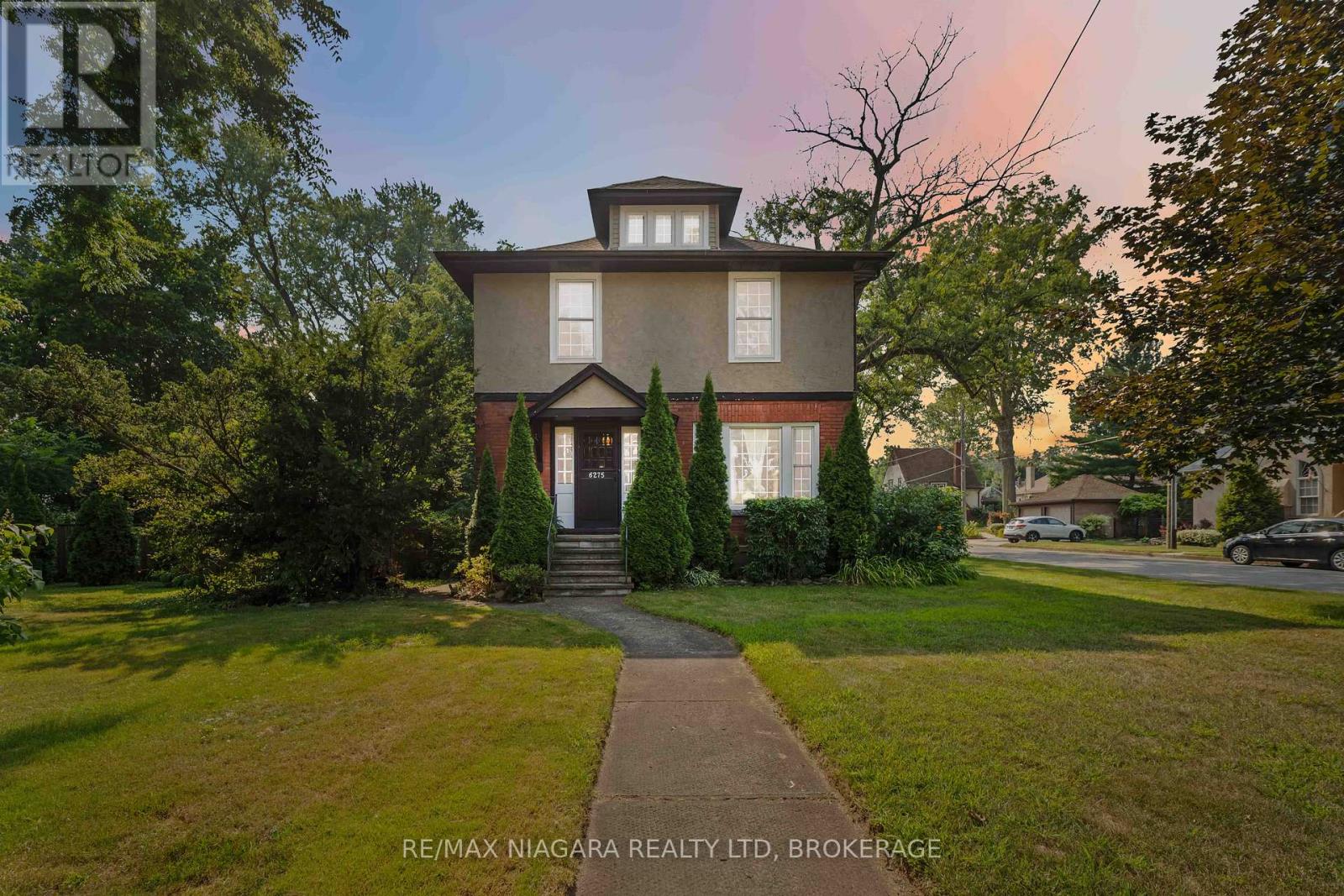 6275 Pine Grove Ave, Niagara Falls, ON L2G 4J4
