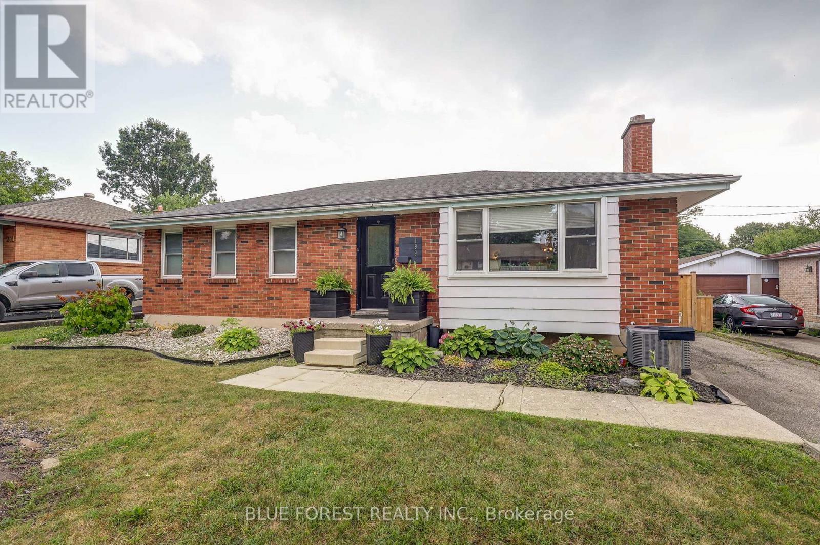 199 Burlington St, London, ON N5Z 3V9