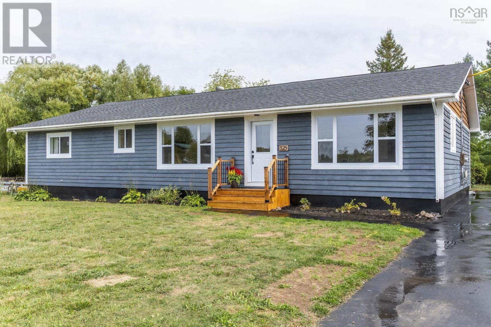 525 College Rd, Windsor, NS B0N 2T0