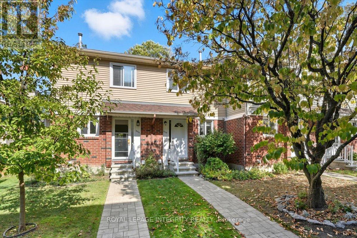 6420 Bilberry Dr, Ottawa, ON K1C 4P3