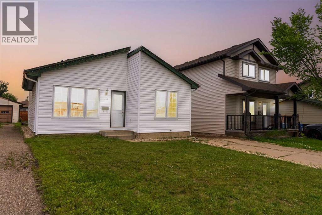 152 Kennedy Cres, Fort Mcmurray, AB T9K 1M8