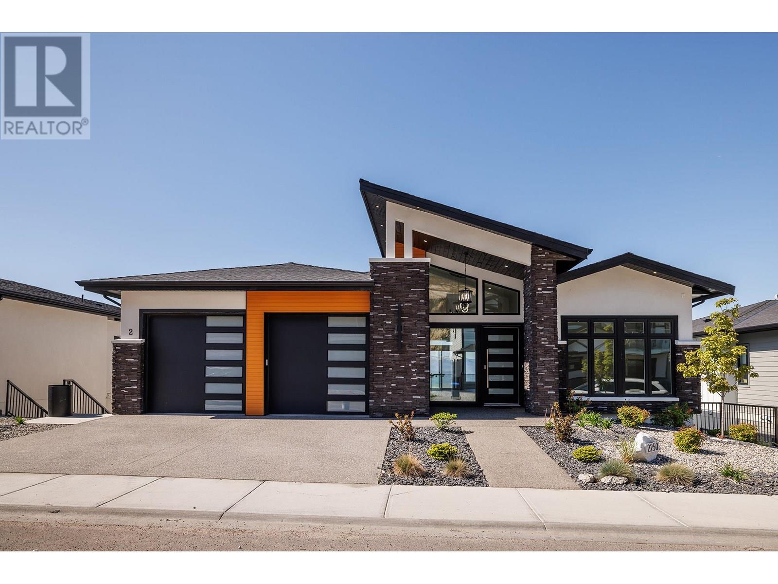 2250 Lavetta Dr, Kelowna, BC V1P 1V1