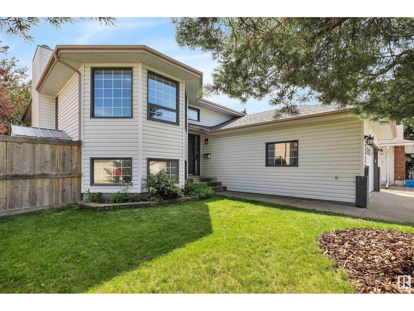 59 St Unit 4803, Beaumont, AB T4X 1C2