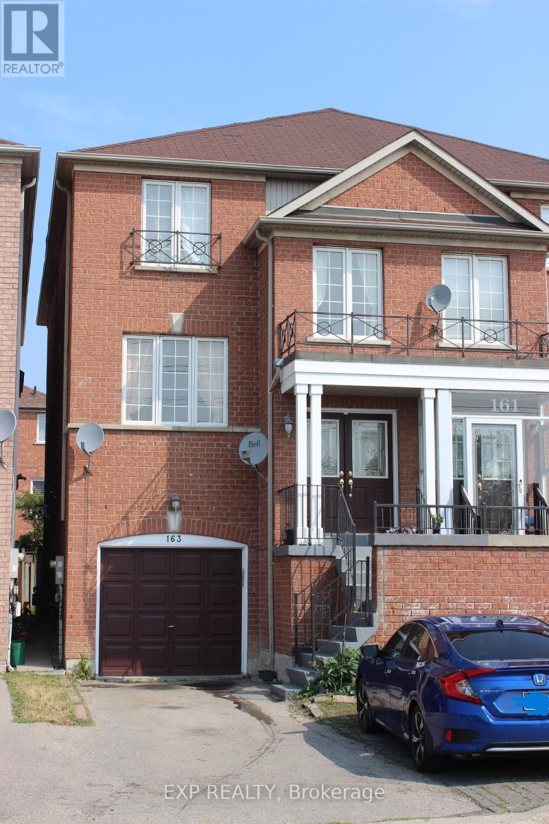 163 Sassafras Cir, Vaughan, ON L4J 8M6
