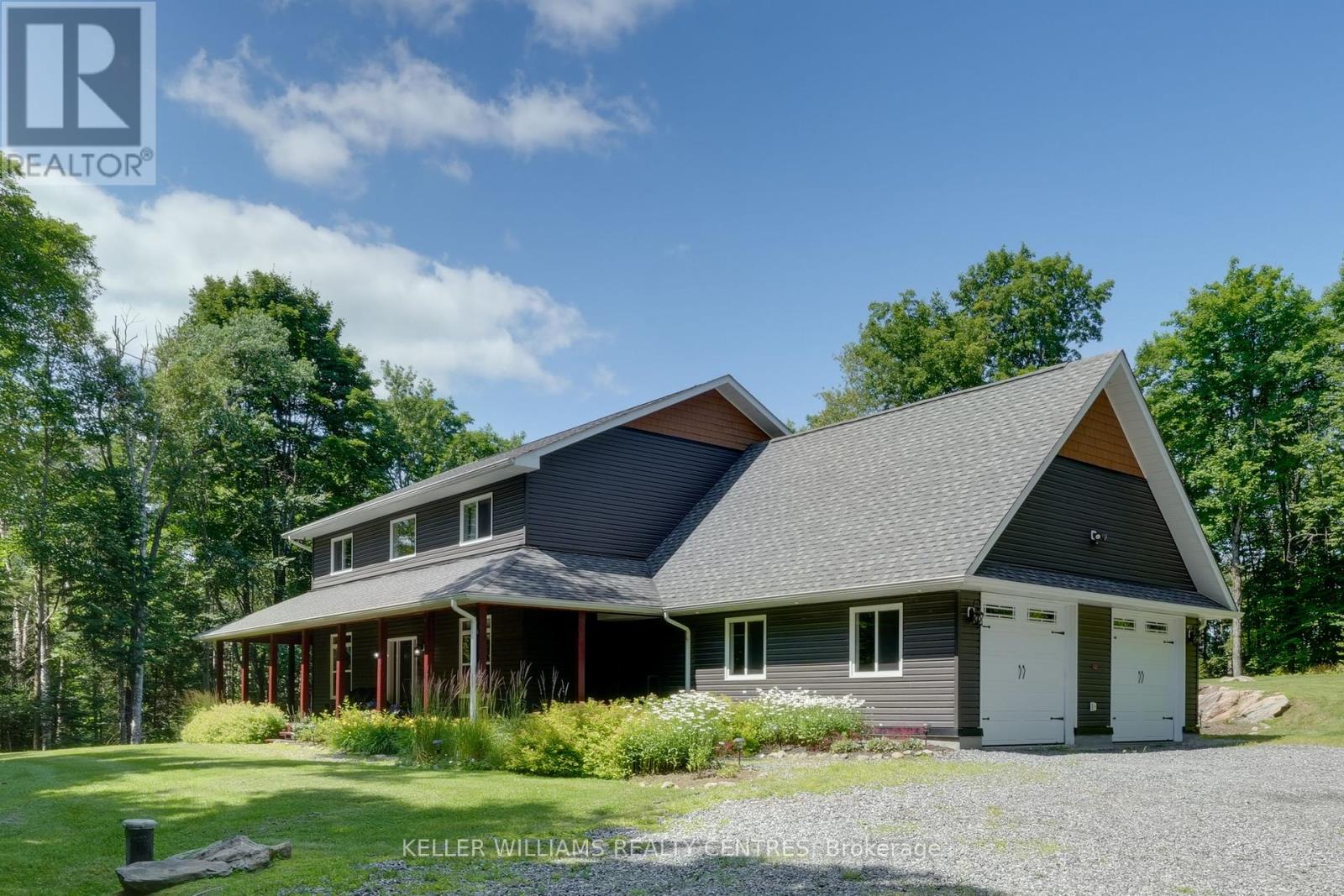 96 Lindgren Rd E, Huntsville, ON P1H 1Y5