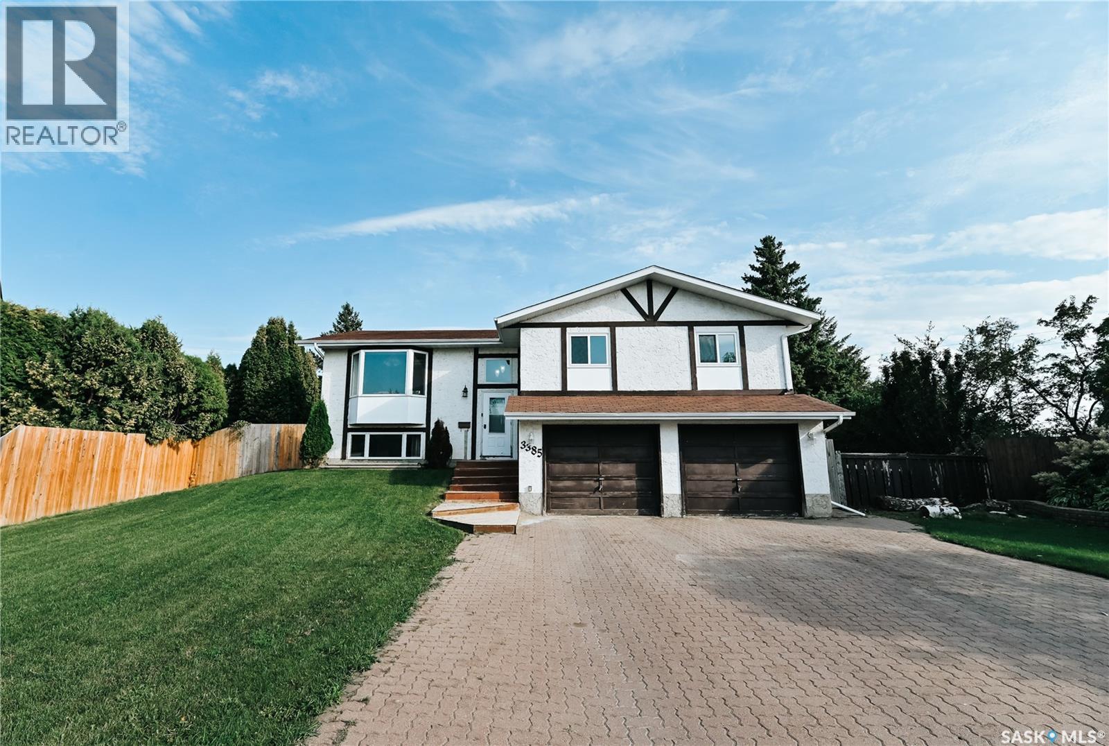 3385 Dent Cres, Prince Albert, SK S6V 7H2