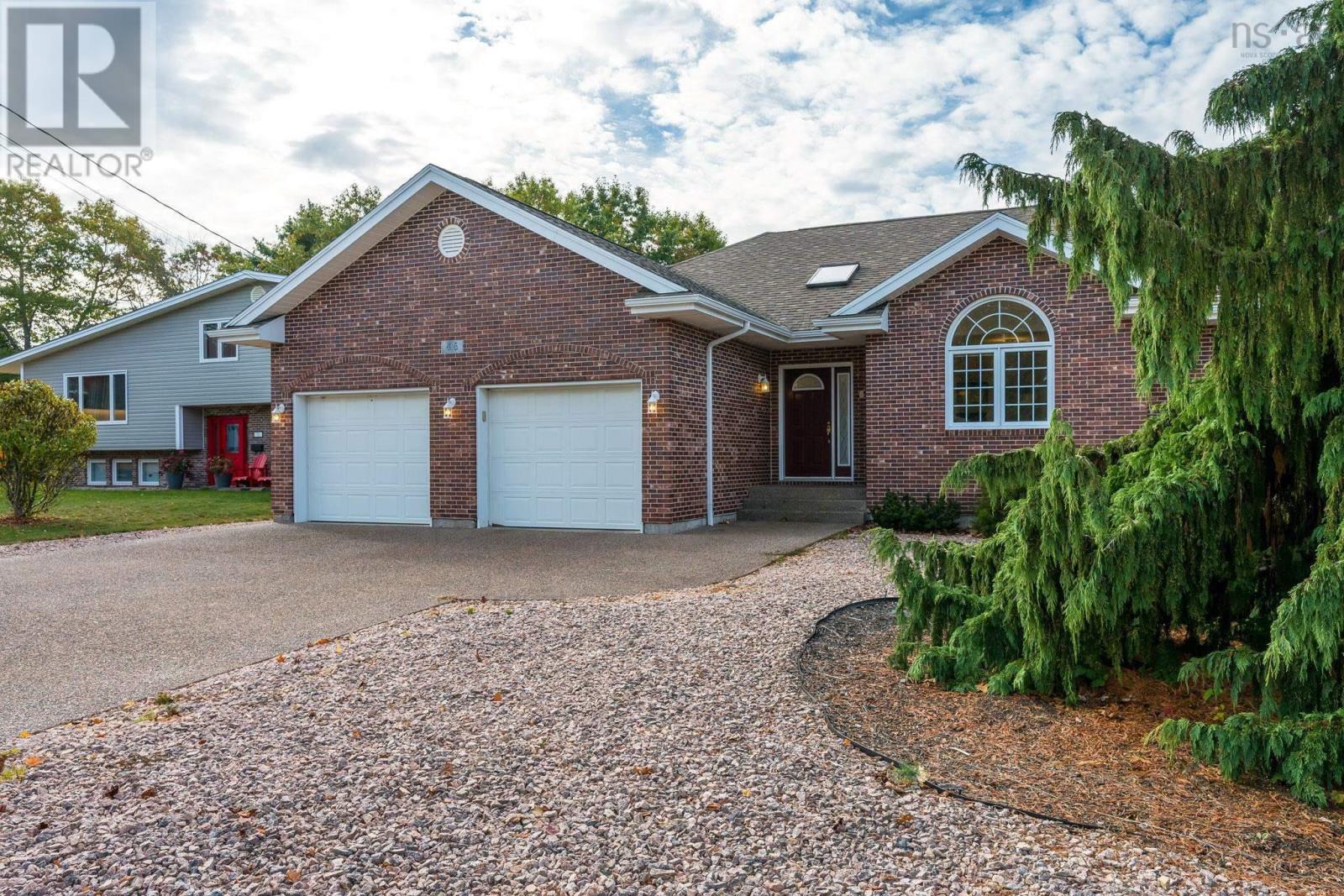 46 Stoneridge Ct, Bridgewater, NS B4V 3T9
