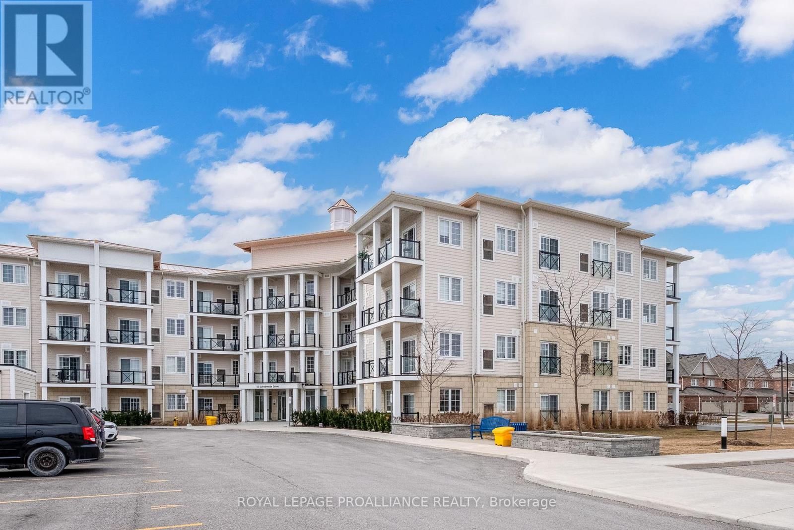 221 50 Lakebreeze Dr, Clarington Newcastle, ON L1B 0V9