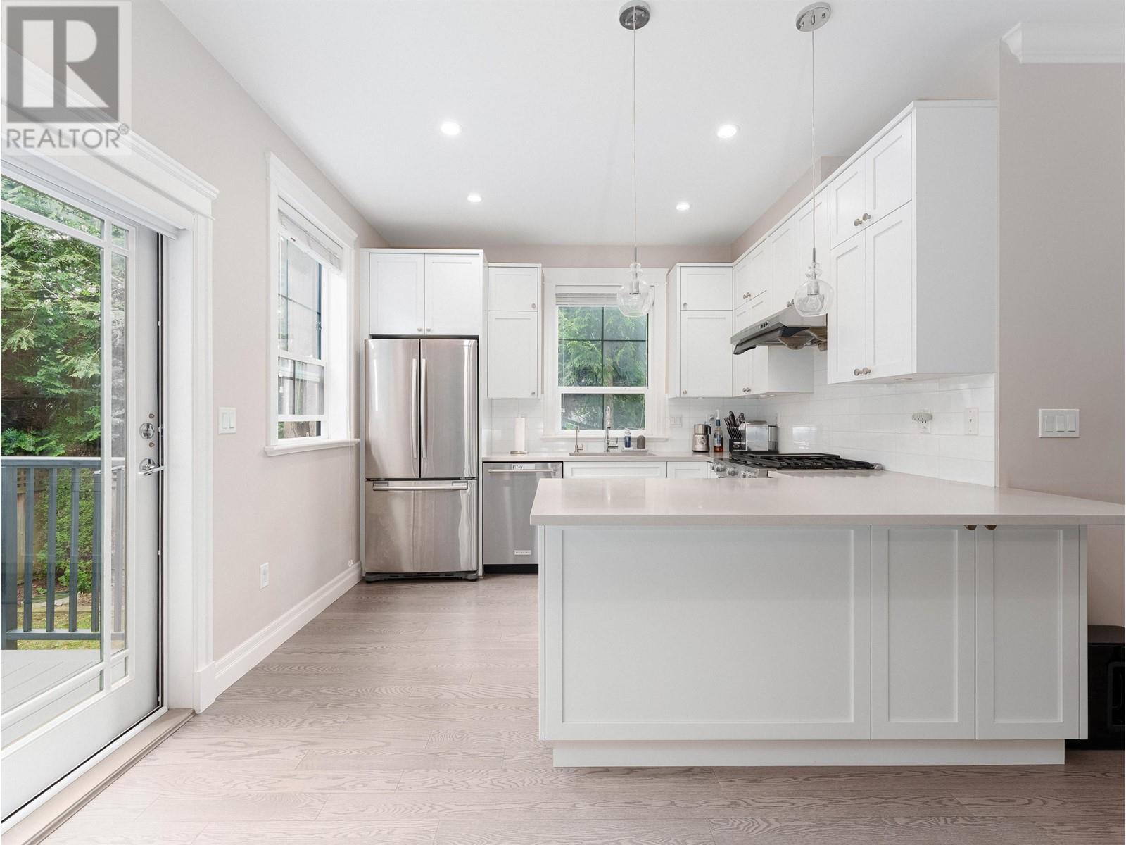 8600 No 2 Road Unit 3, Richmond, BC V7C 3M5