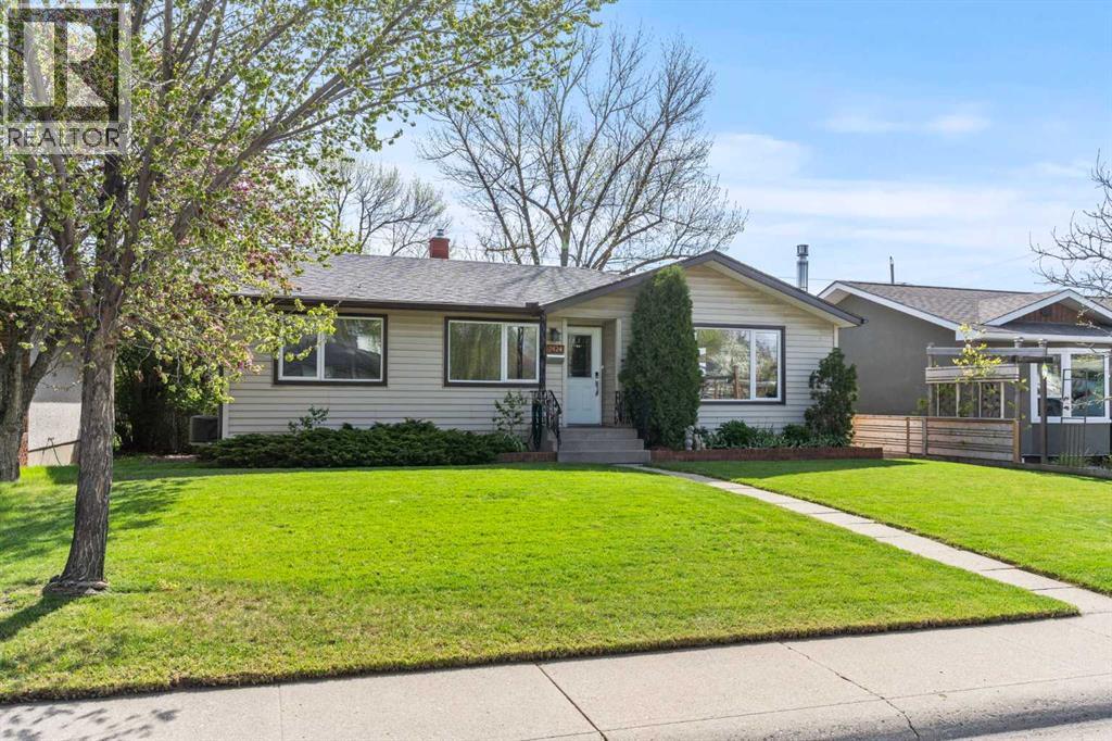 7424 Fleetwood Dr SE, Calgary, AB T2H 0X1