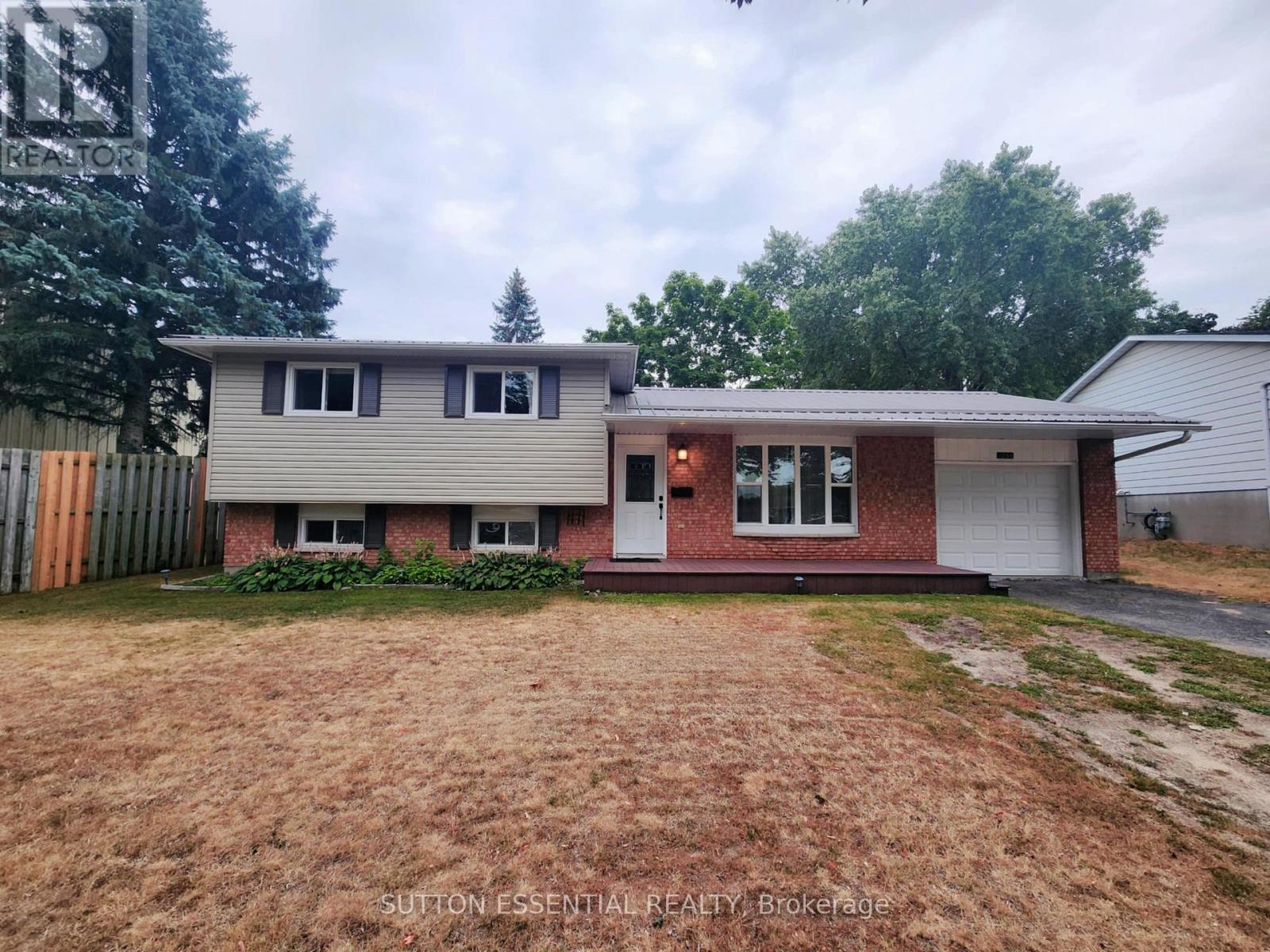 1266 Brockmount Pl, Brockville, ON K6V 5Z7