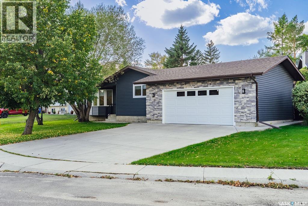 322 Stechishin Way, Saskatoon, SK S7K 5R1