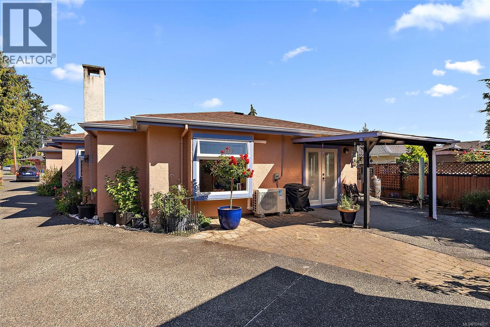 10386 Resthaven Dr, Sidney, BC V8L 3H3