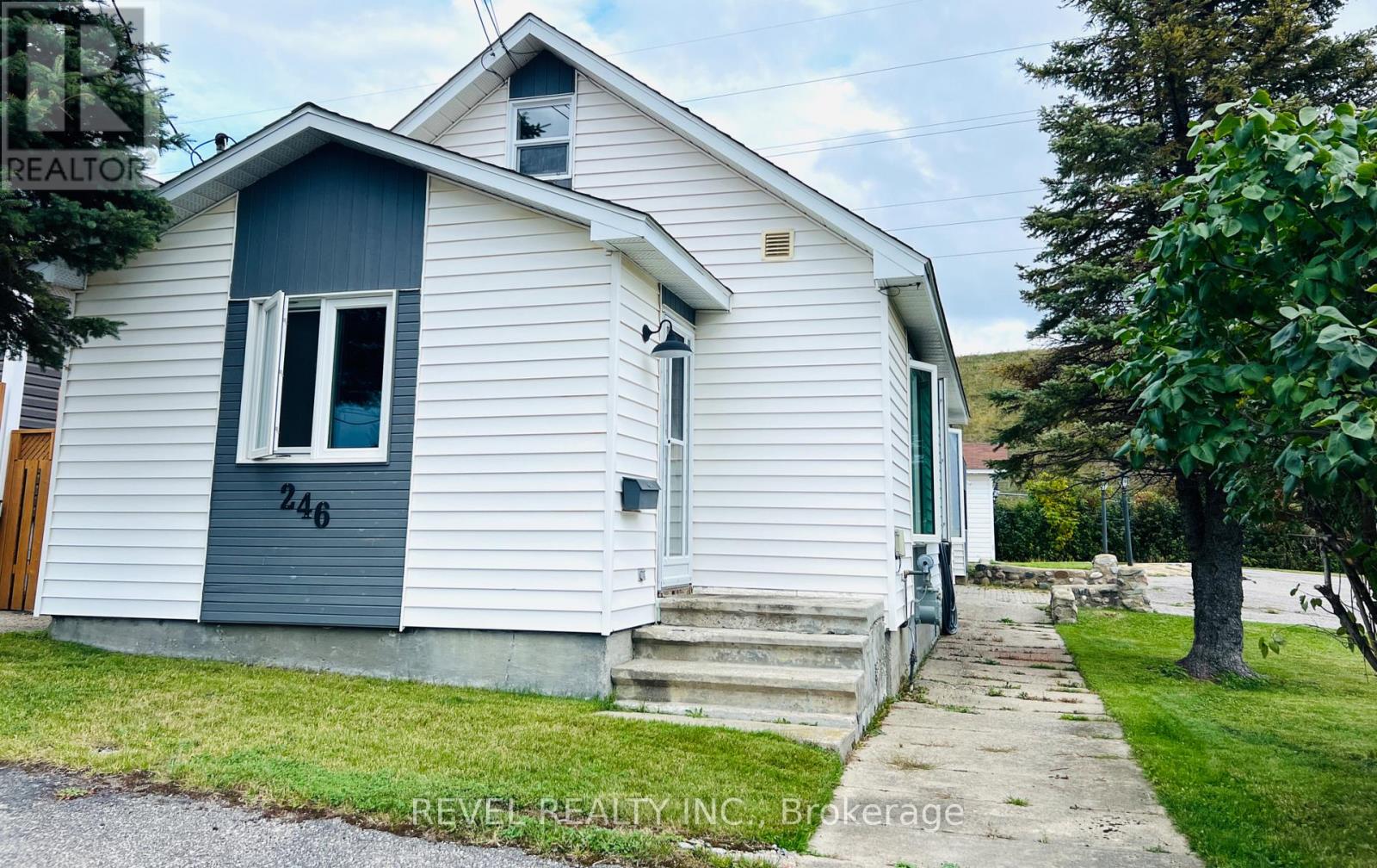 246 Laidlaw St, Timmins, ON P4N 2P8
